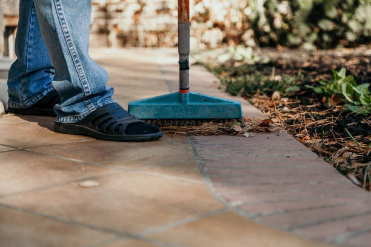 Мусорный конфликт с дворником привел к ножевому ранению в Актобе