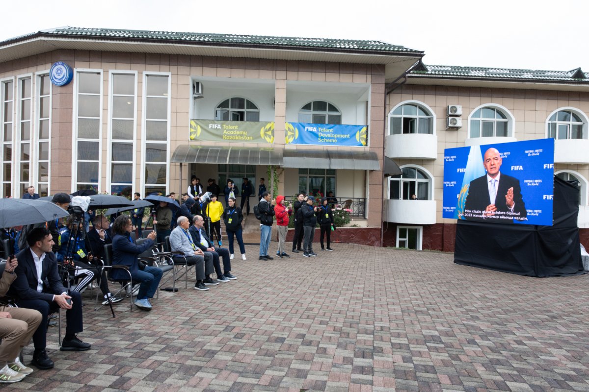 Президент ФИФА в личном аккаунте поздравил президента КФФ с открытием Академии талантов ФИФА в Талгаре