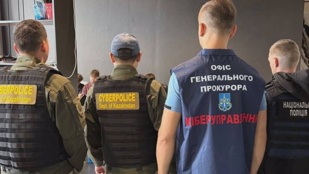 Казахстанские силовики пресекли работу крупного call-центра мошенников в Киеве