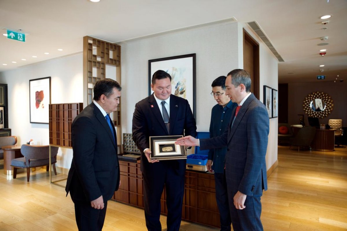 Легенда сумо Хакухо Сё провел мастер-класс в Астане