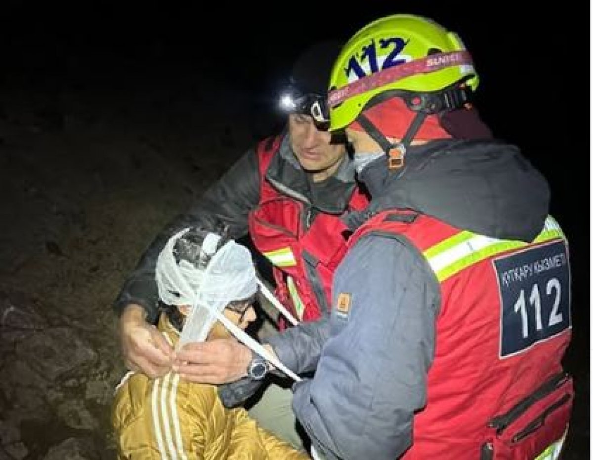 Турист получил травму головы в горах близ Алматы