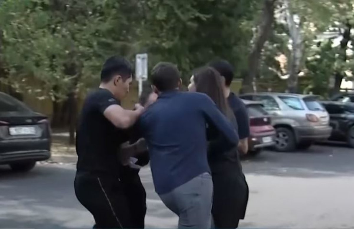 Алматинца с инвалидностью пытались силой увезти на психиатрическую экспертизу