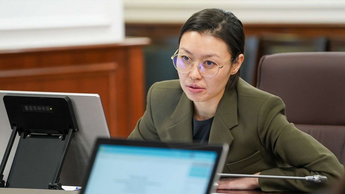 Зульфия Сулейменова освобождена от должности советника президента