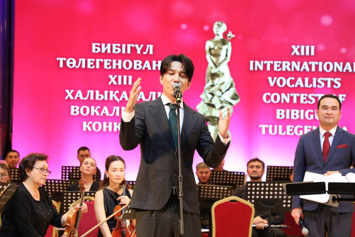 Бибигуль Тулегенова и Димаш Кудайберген вдохновили участников конкурса в Алматы