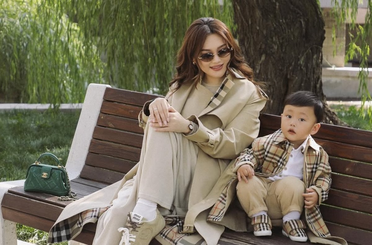 Бежевая мама? Ерке Есмахан опубликовала фото с сыном