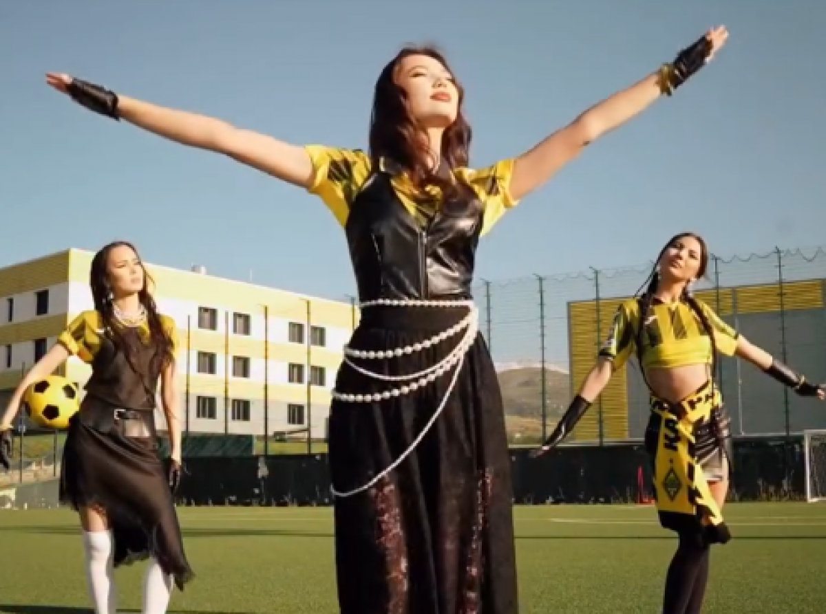 KeshYou выпустила песню в поддержку ФК “Кайрат” (ВИДЕО)