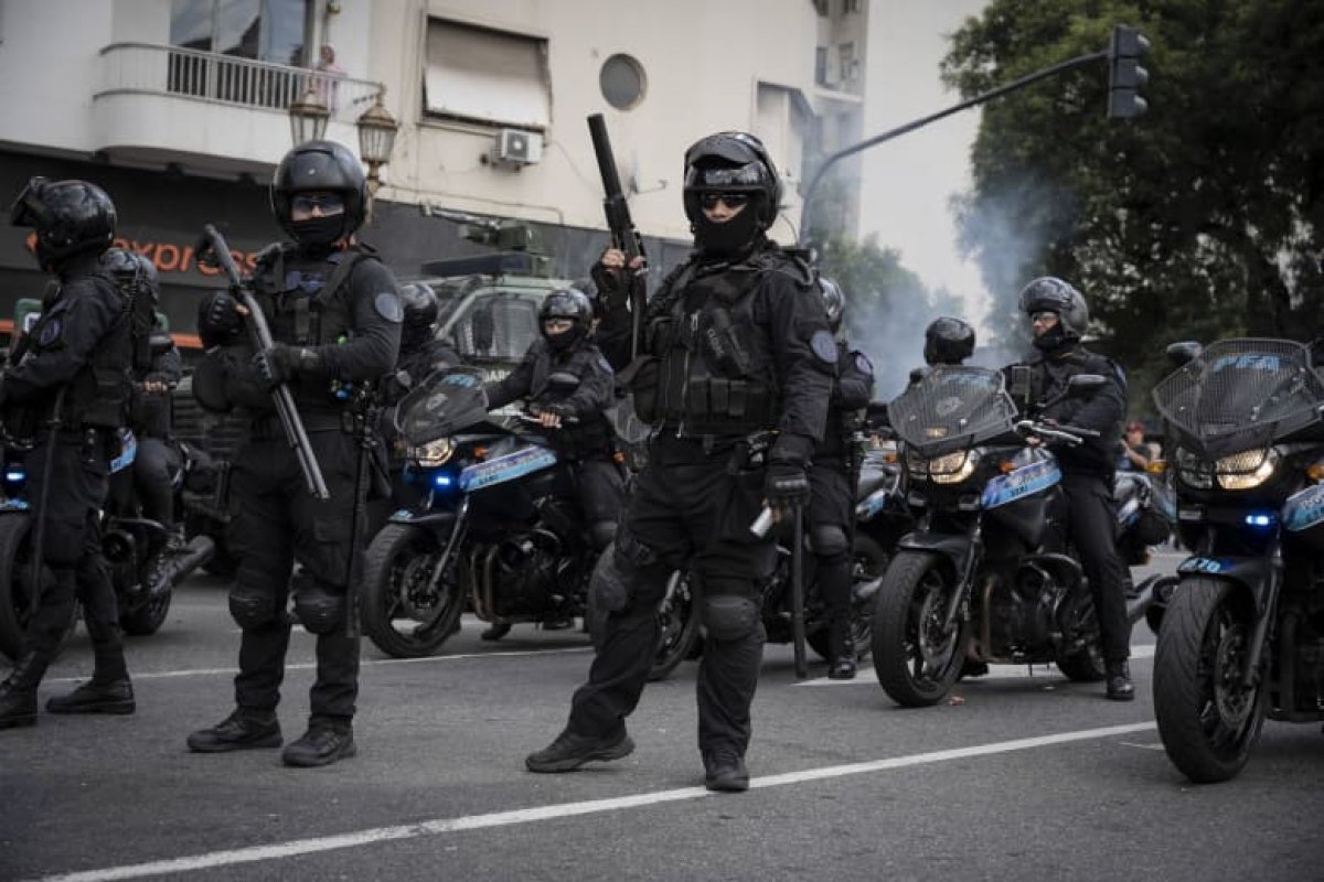 Зверское убийство девушек в прямом эфире привело к массовым протестам в Аргентине