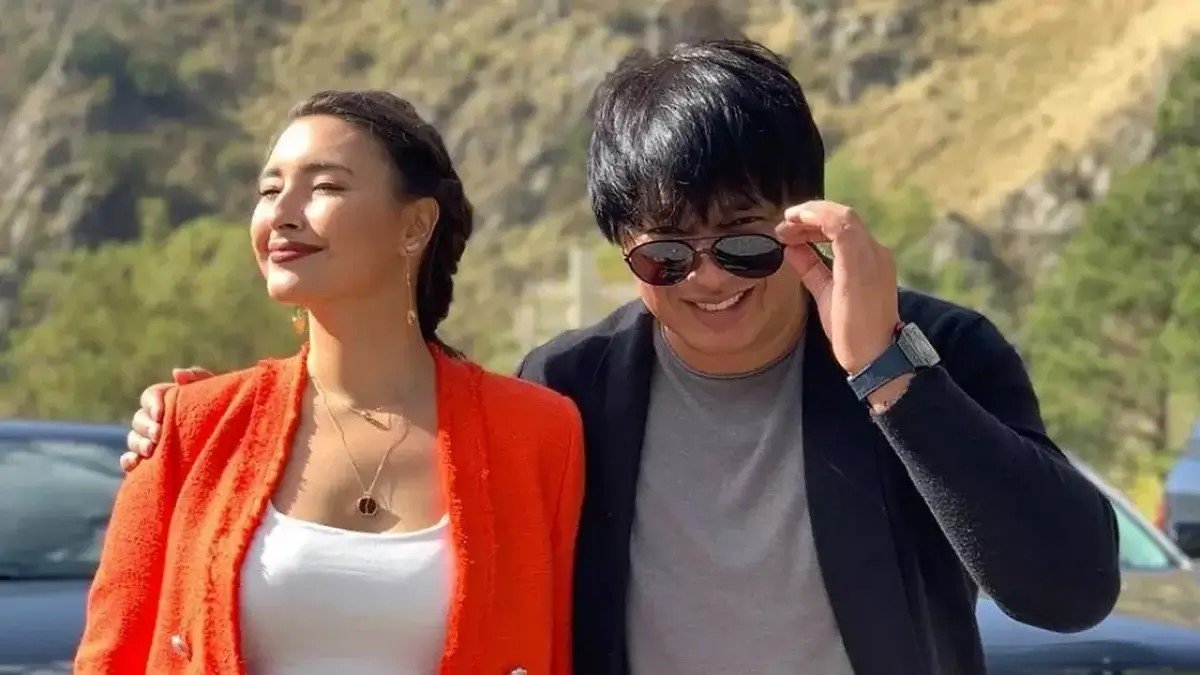 Беркут и Аиша показали смешное домашнее видео