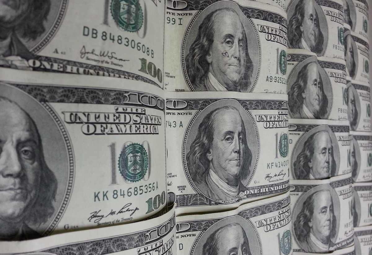 Курс доллара резко вырос на торгах