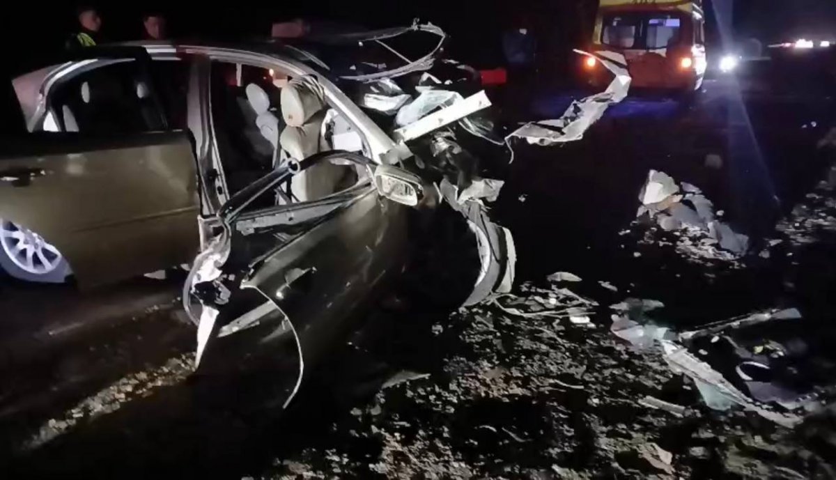 Восемь человек погибло на трассе в Алматинской области