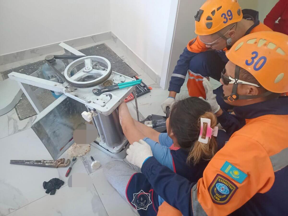 Жительница Уральска едва не лишилась руки из-за теста