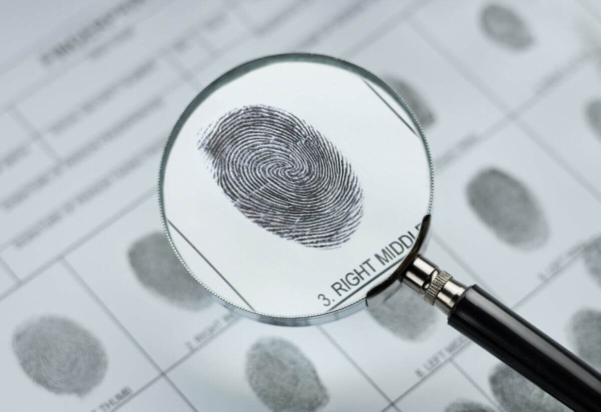 Бывший полицейский и фиктивные стоматологии: АФМ разыскивает преступников