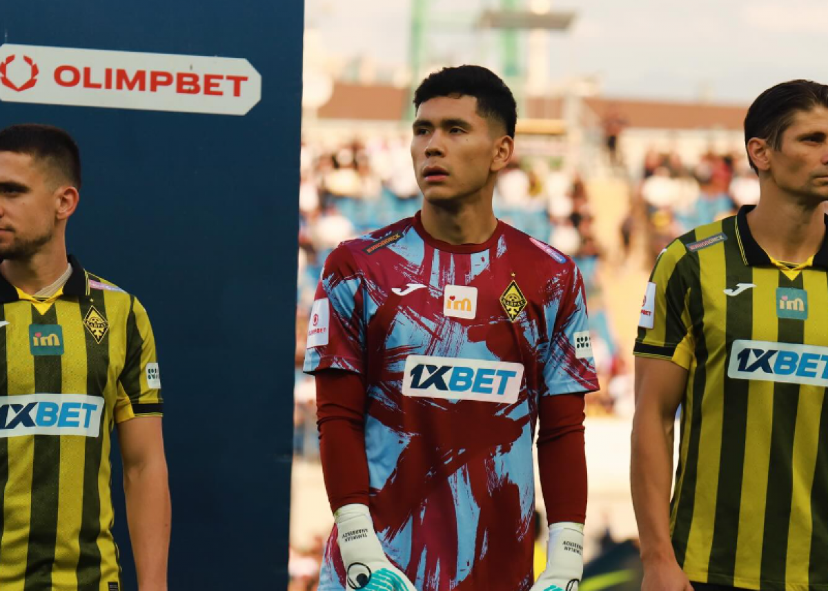 Еще одному вратарю ФК "Кайрат" подарили автомобиль