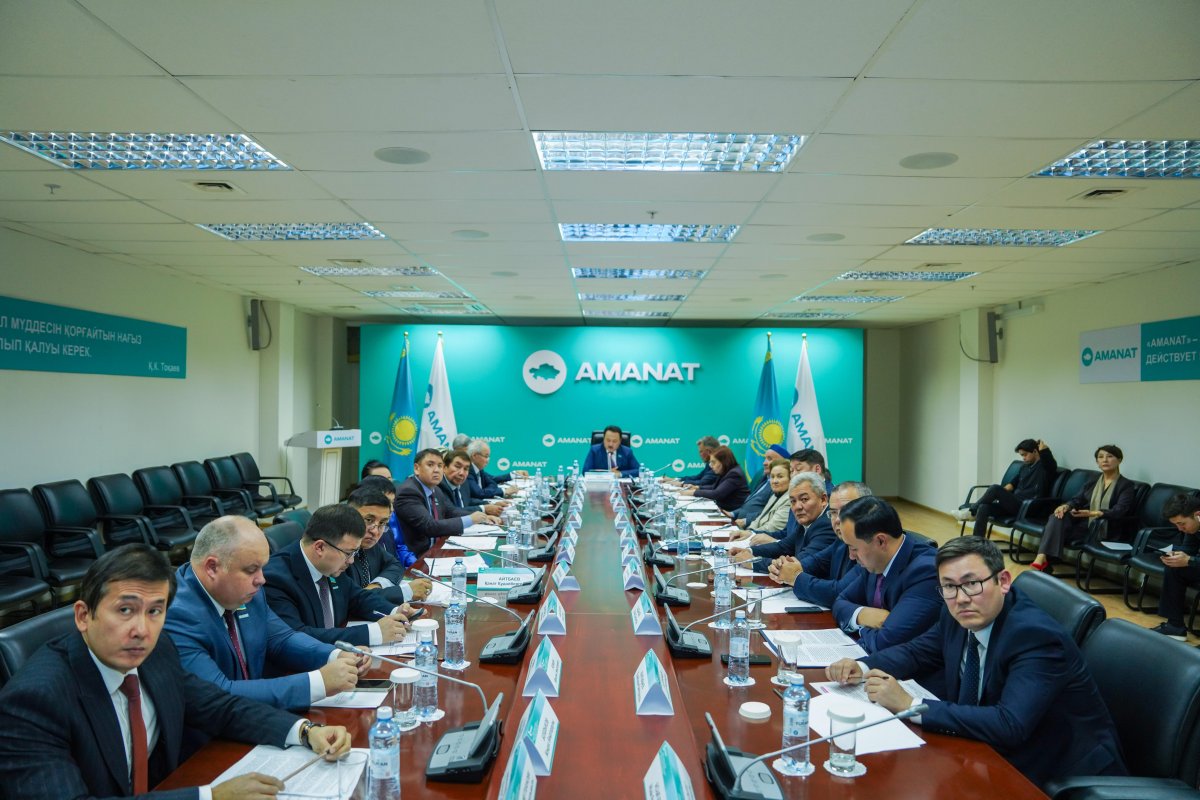 Возродить передвижные культурные клубы предложили в Казахстане