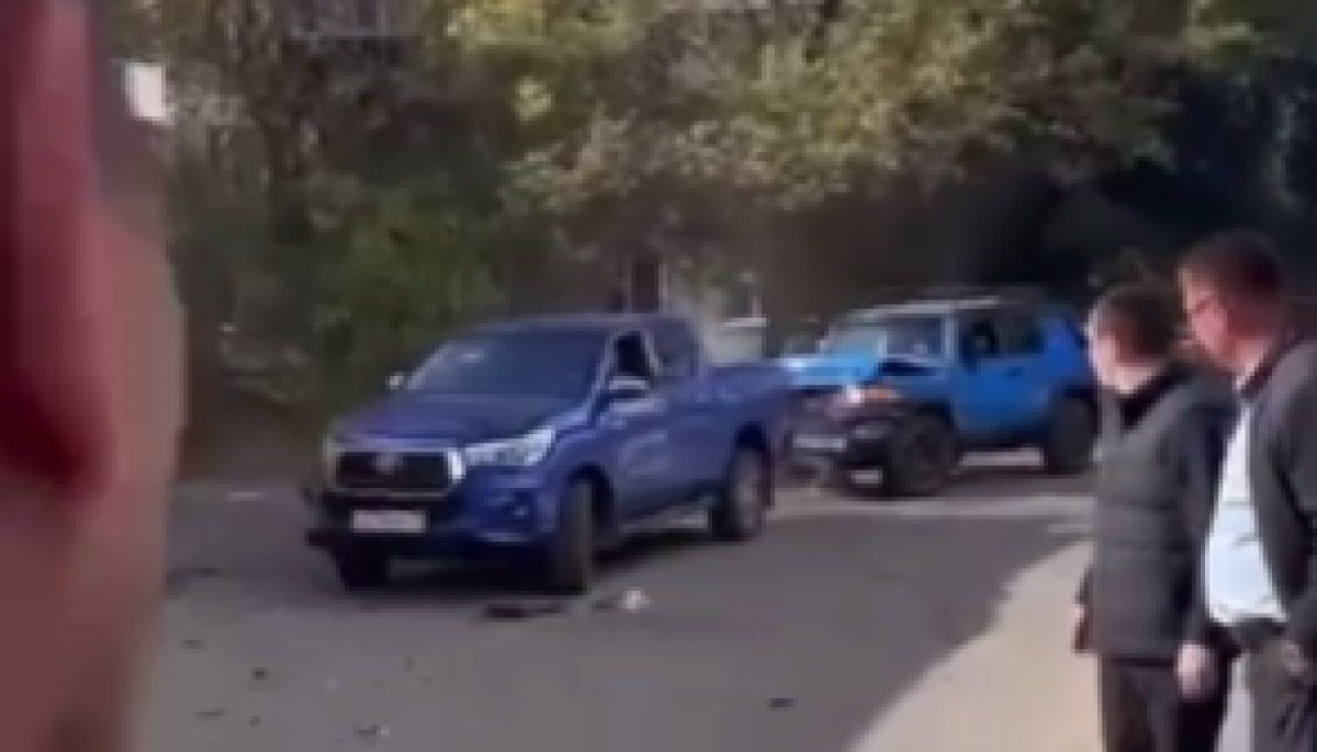 Водитель протаранил внедорожник после ссоры в Уральске