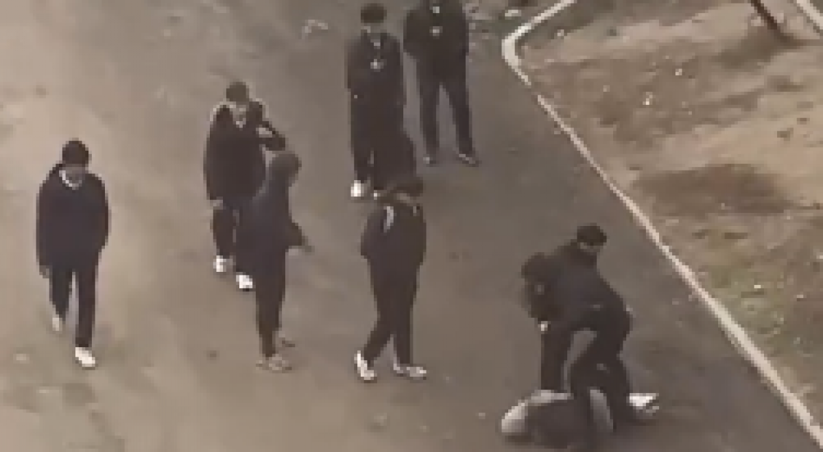 Драку школьников сняли на видео в Астане