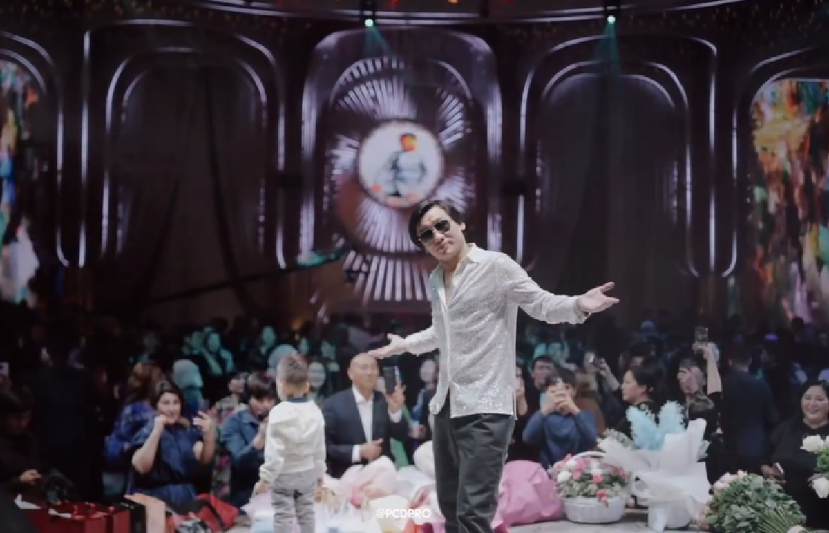 Кайрат Нуртас пришел без Жулдыз Абдукаримовой на юбилей отца