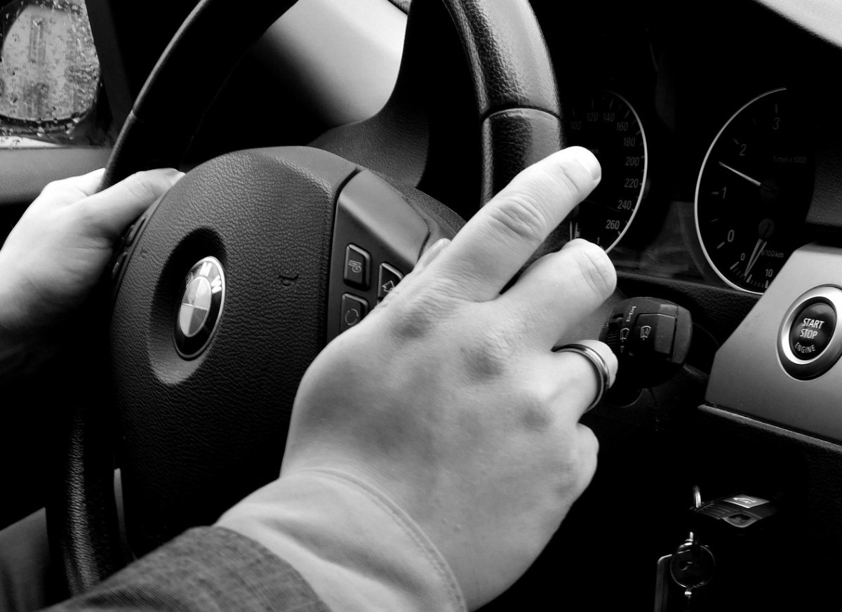 Тело мужчины найдено в припаркованном автомобиле в Павлодаре