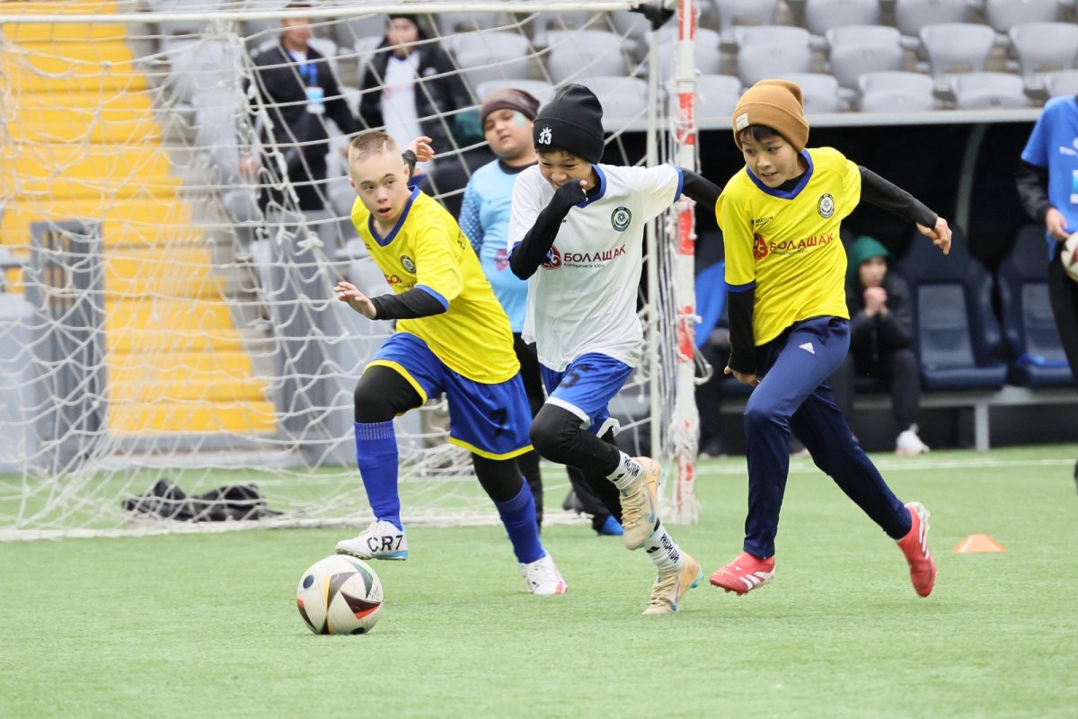 На "Астана Арене" состоялся первый в Казахстане турнир по инклюзивному футболу