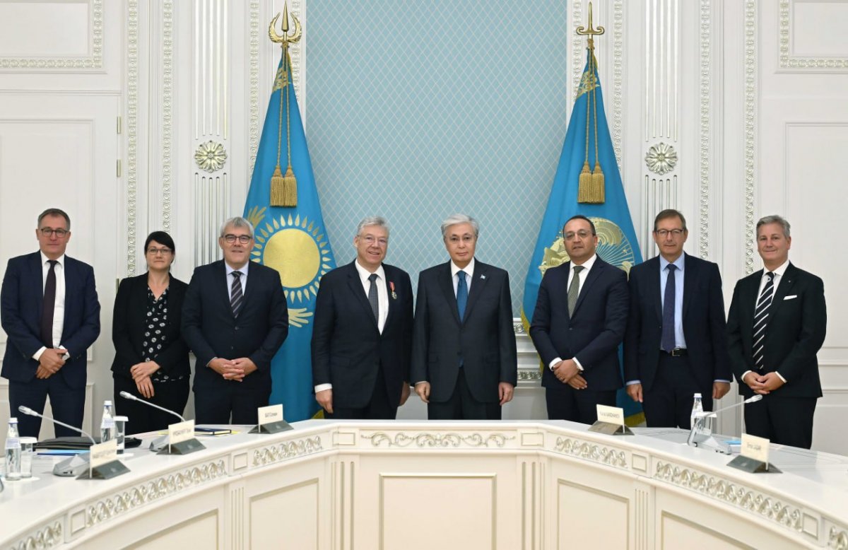 Токаев встретился с парламентариями из Швейцарии