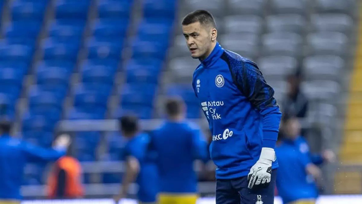 Вратарь сборной Казахстана рассказал, какой подарок хотел бы получить