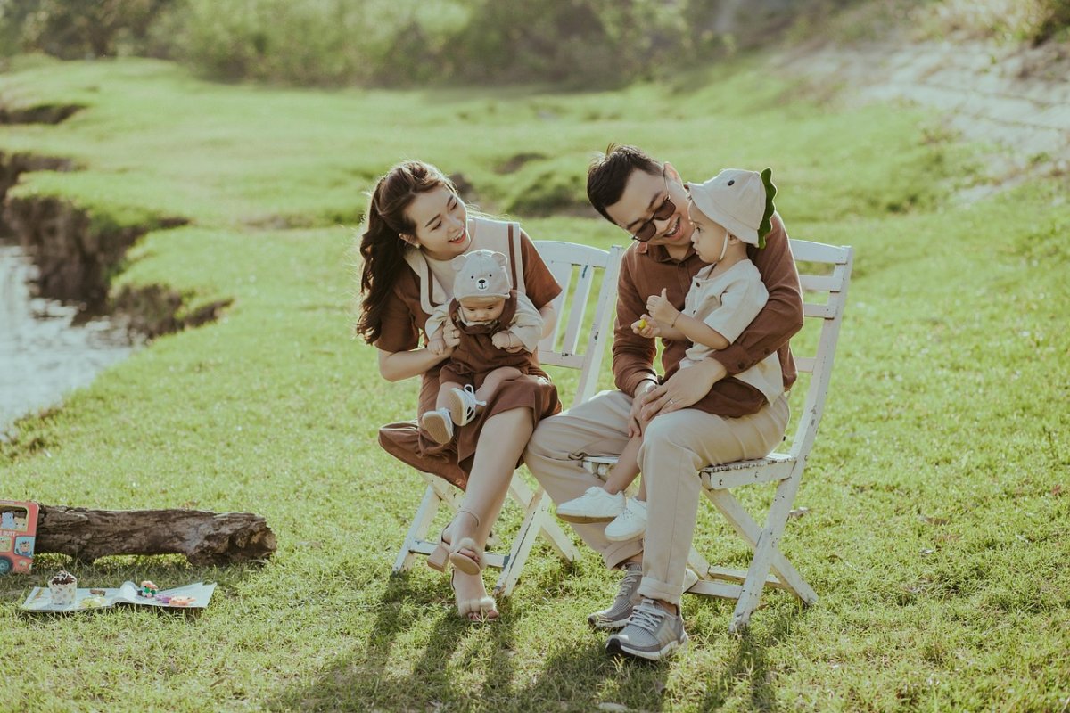 Каждый седьмой родитель в Казахстане почти не общается с ребенком