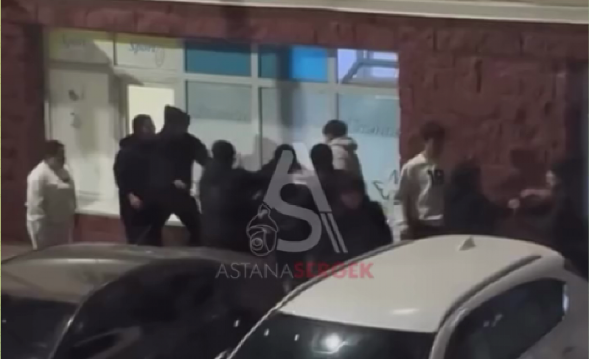 Массовую драку подростков сняли на видео в Астане
