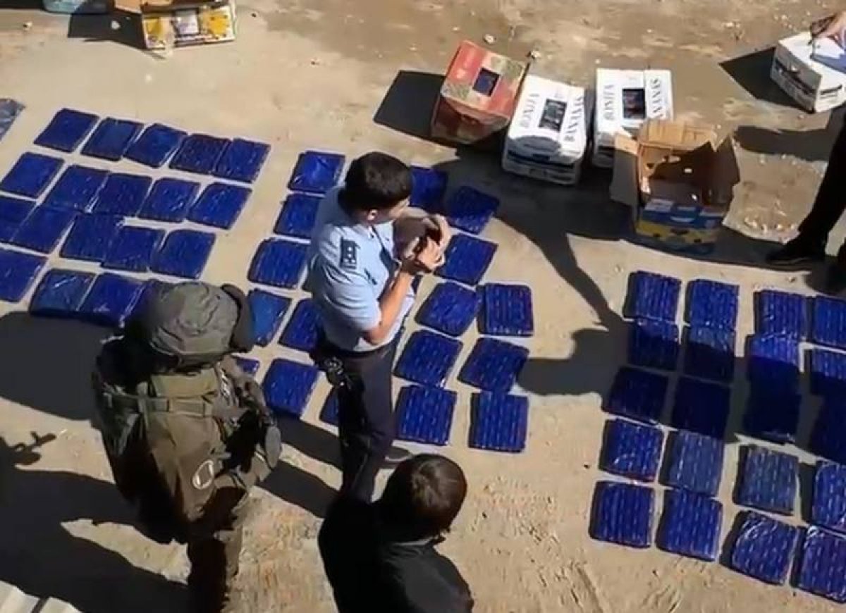 Схрон с 62 кг марихуаны, оружием и 32 млн тенге нашли в пригороде Актау