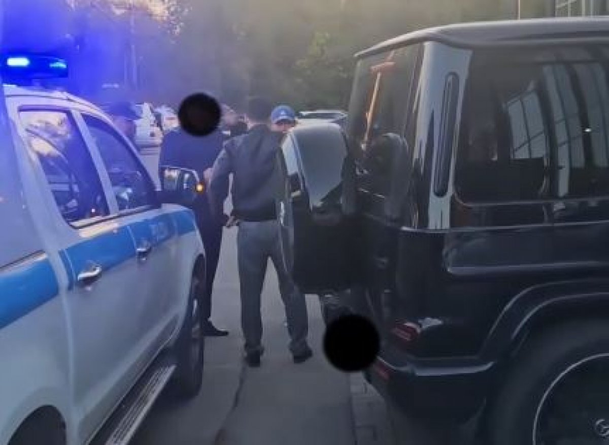 Угнанный в России элитный внедорожник нашли в Казахстане