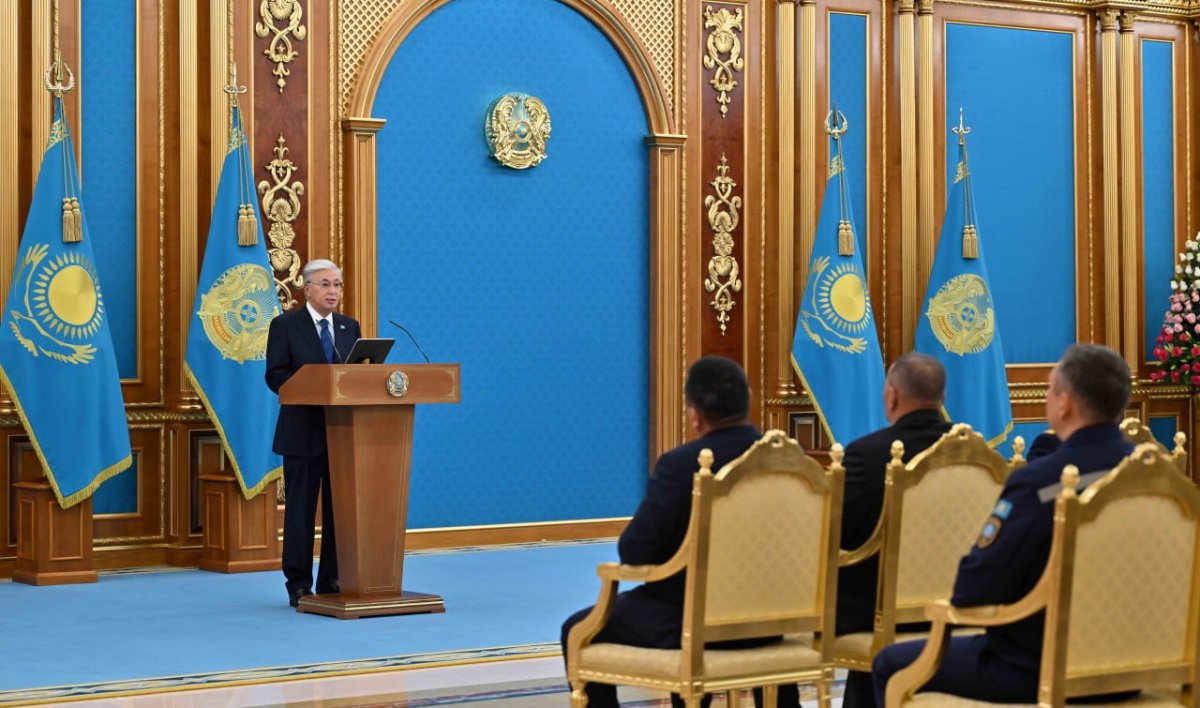 "Я своими глазами видел ваш героический труд": Токаев поздравил спасателей