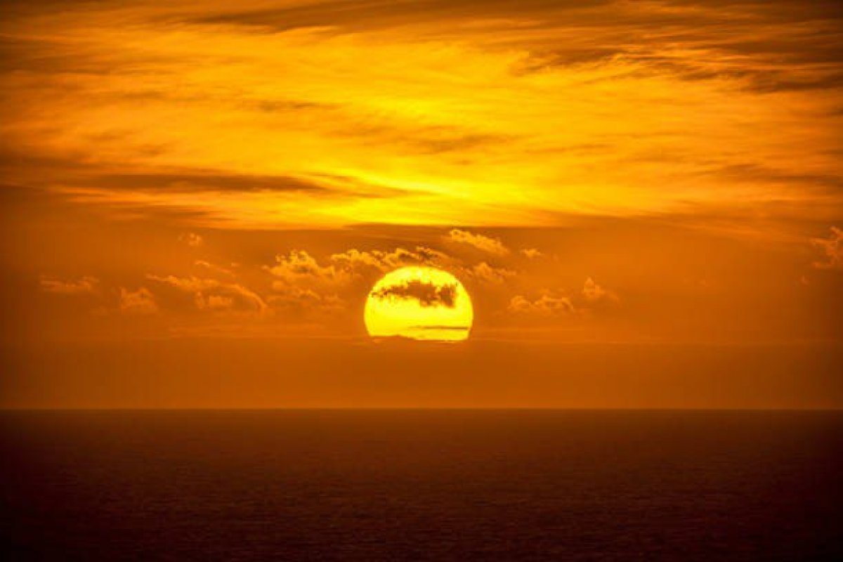 Две кометы сгорели на Солнце (ВИДЕО)