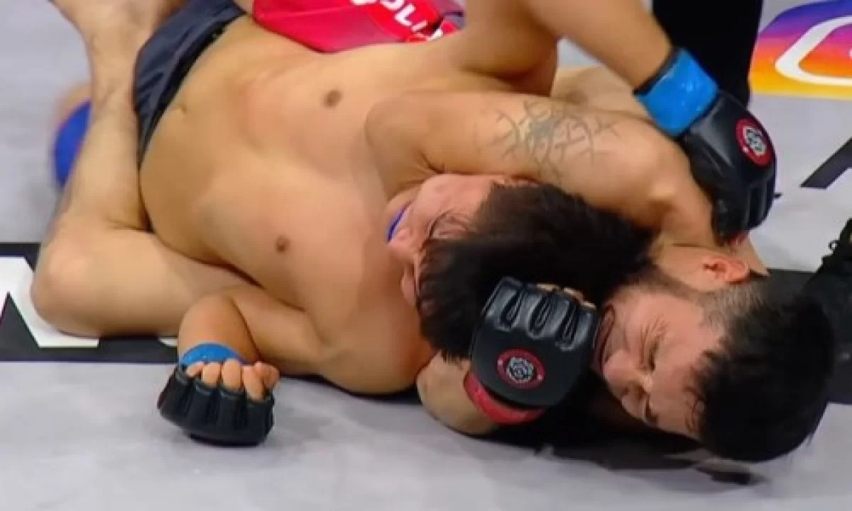 Казахстанец за 63 секунды победил бойца из Узбекистана