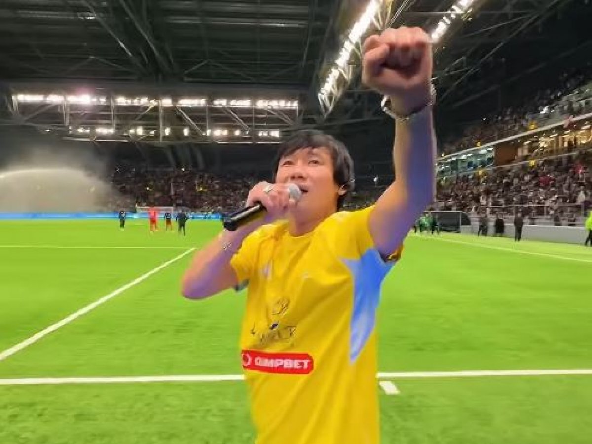 Кайрат Нуртас выступил на матче “Астана” – “Актобе” (ВИДЕО)