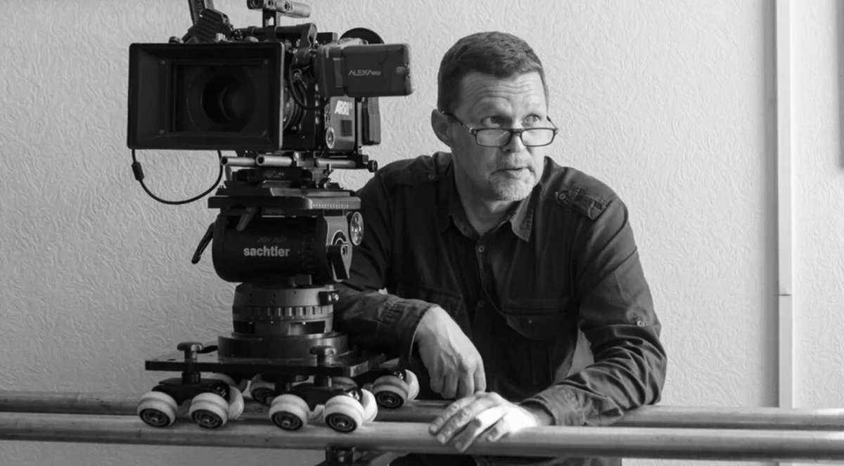 Режиссера сериала "Закрытая школа" зарезали в Москве