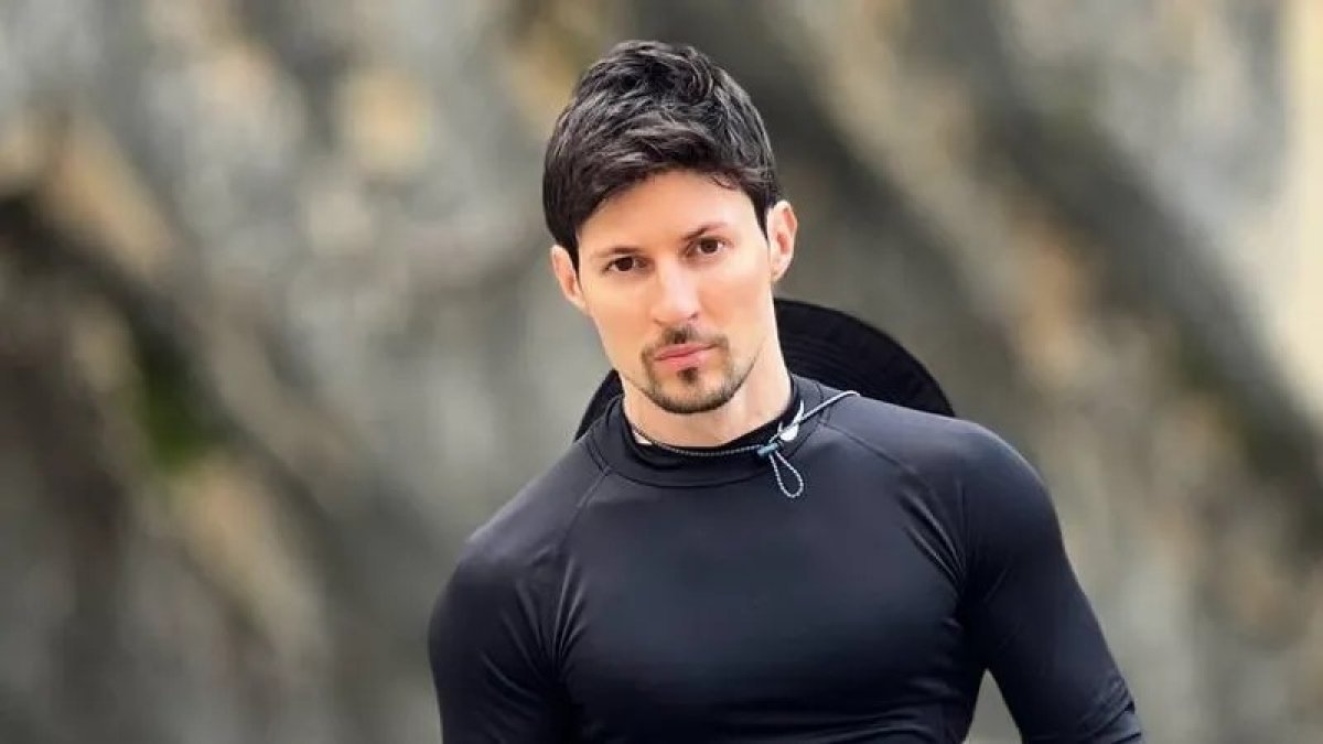 Павел Дуров заявил о готовности выкупить украденные из Лувра драгоценности