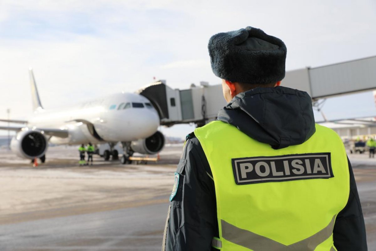 Иностранца наказали за пьяный дебош на борту самолета в Астане