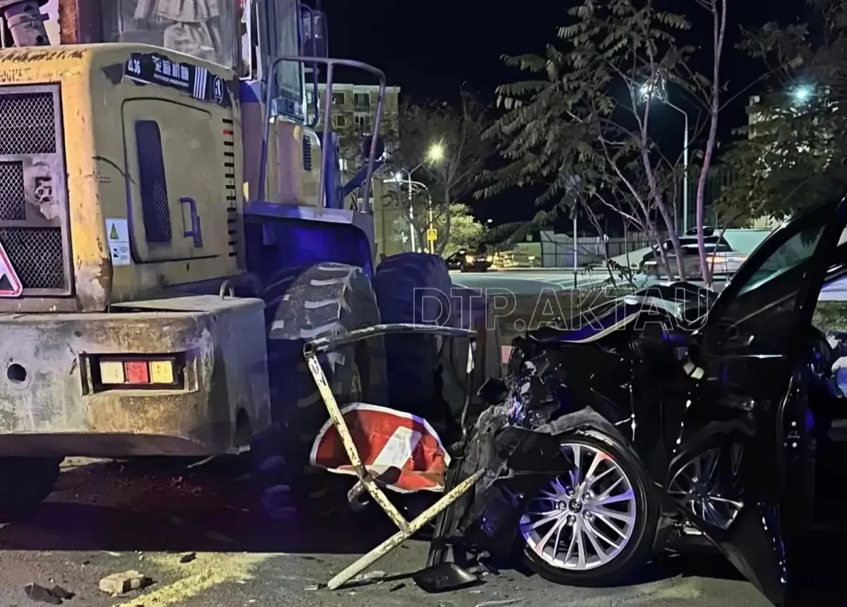 Полицейский погиб в страшной аварии в Мангистау