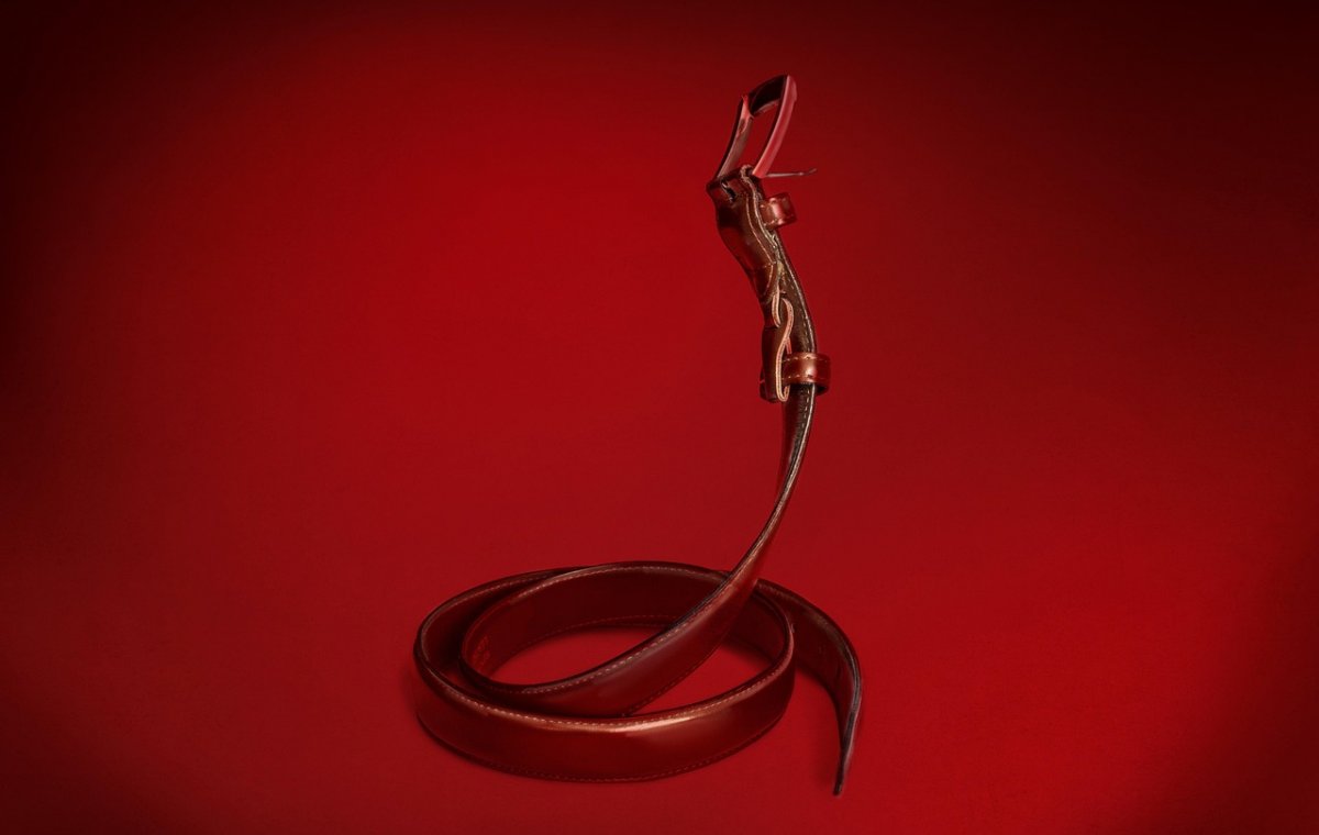 Женщина с ремнем напала на прохожих в Астане