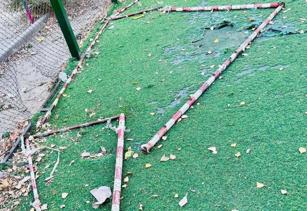 Футбольные ворота упали на ребенка в Кокшетау