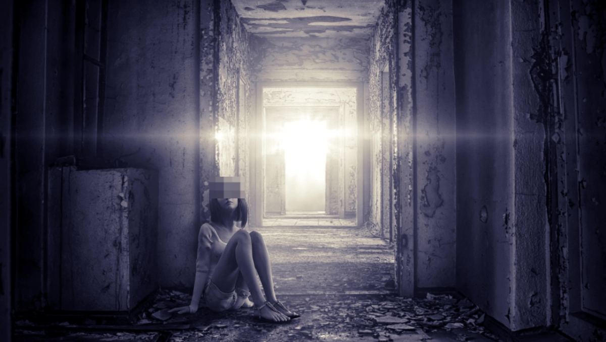 Девочка познакомилась с мужчиной в интернете и попала в руки извращенца