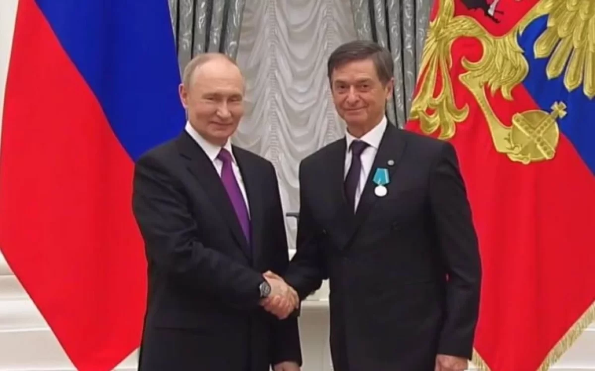 Путин вручил медаль Пушкина актеру из Астаны