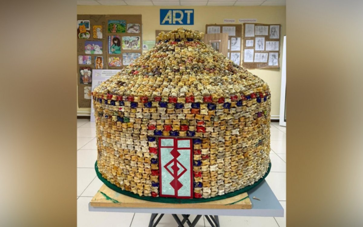 Юрту из асыков соорудили в Актобе