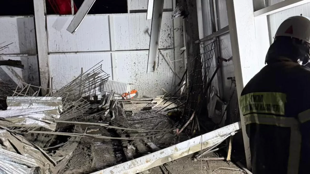 В Павлодаре обрушилась плита перекрытия: под завалами погиб рабочий