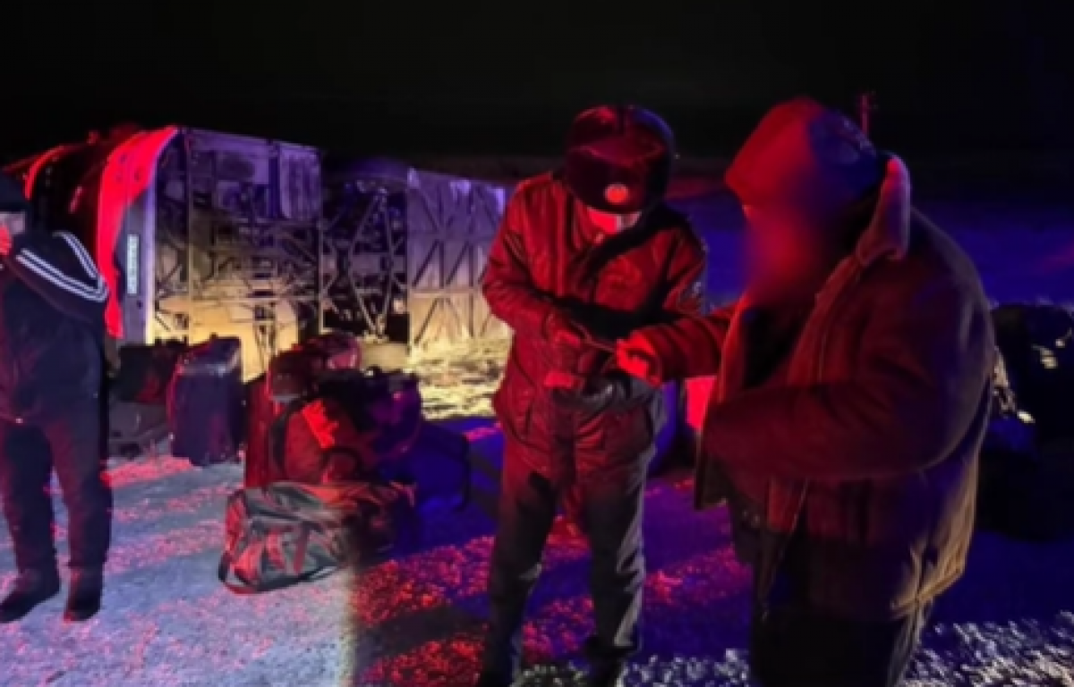 Трагедия под Павлодаром: автобус опрокинулся в кювет