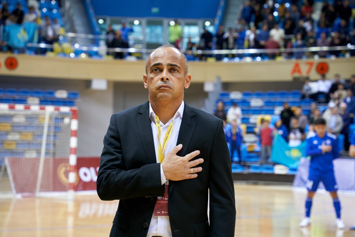 Сборная Казахстана по футболу прощается с главным тренером