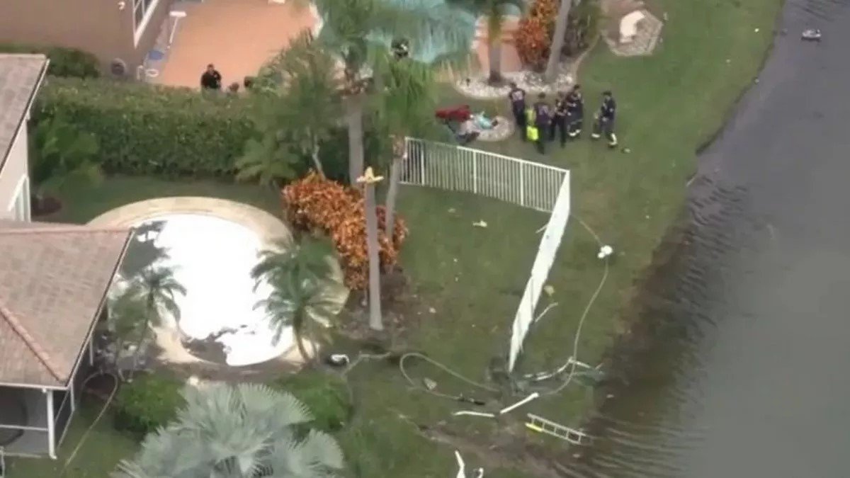 Самолет с гумпомощью для Ямайки рухнул в США