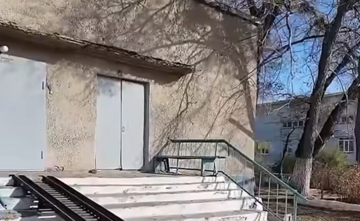 Казахстанцев встревожило состояние здания морга в Жезказгане