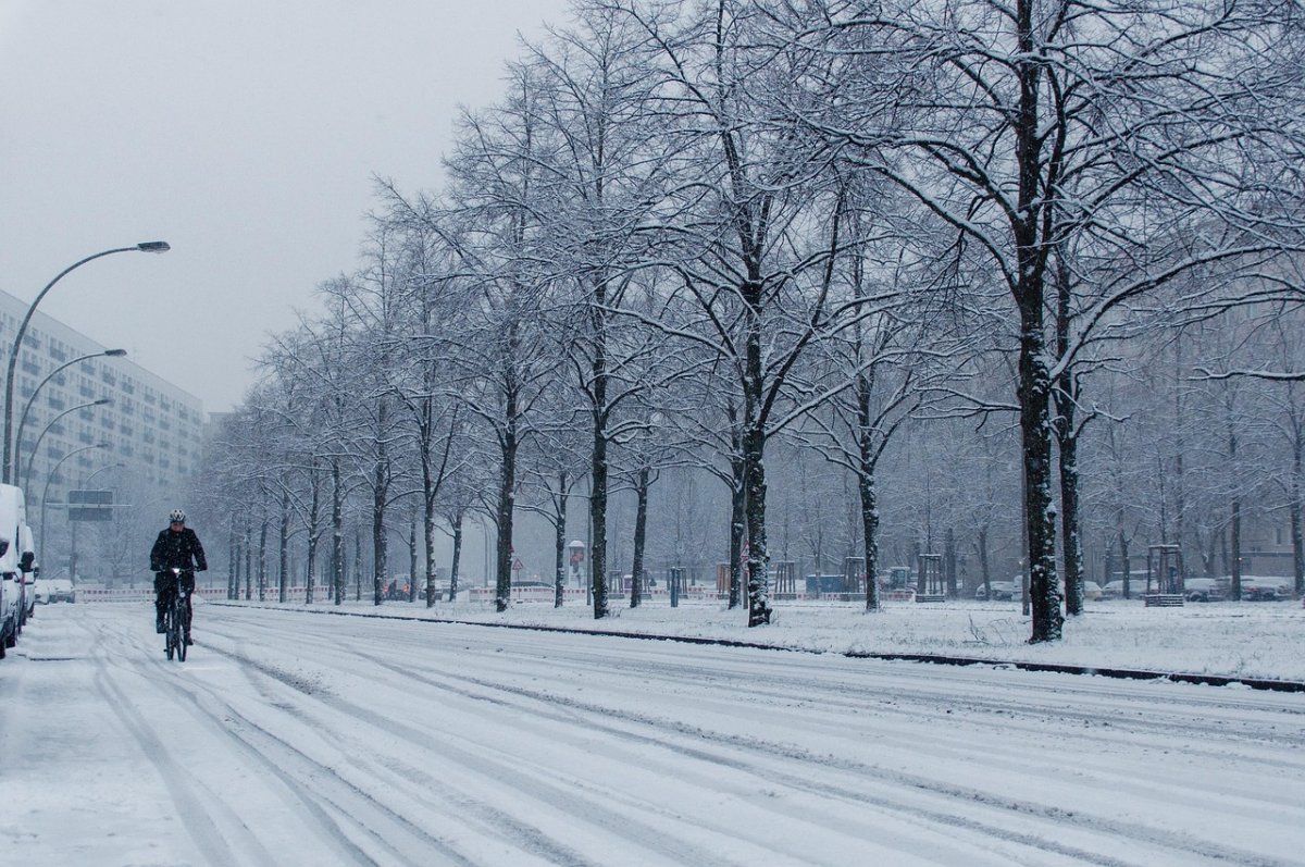 Синоптики прогнозируют усиление ветра и туман по всему Казахстану