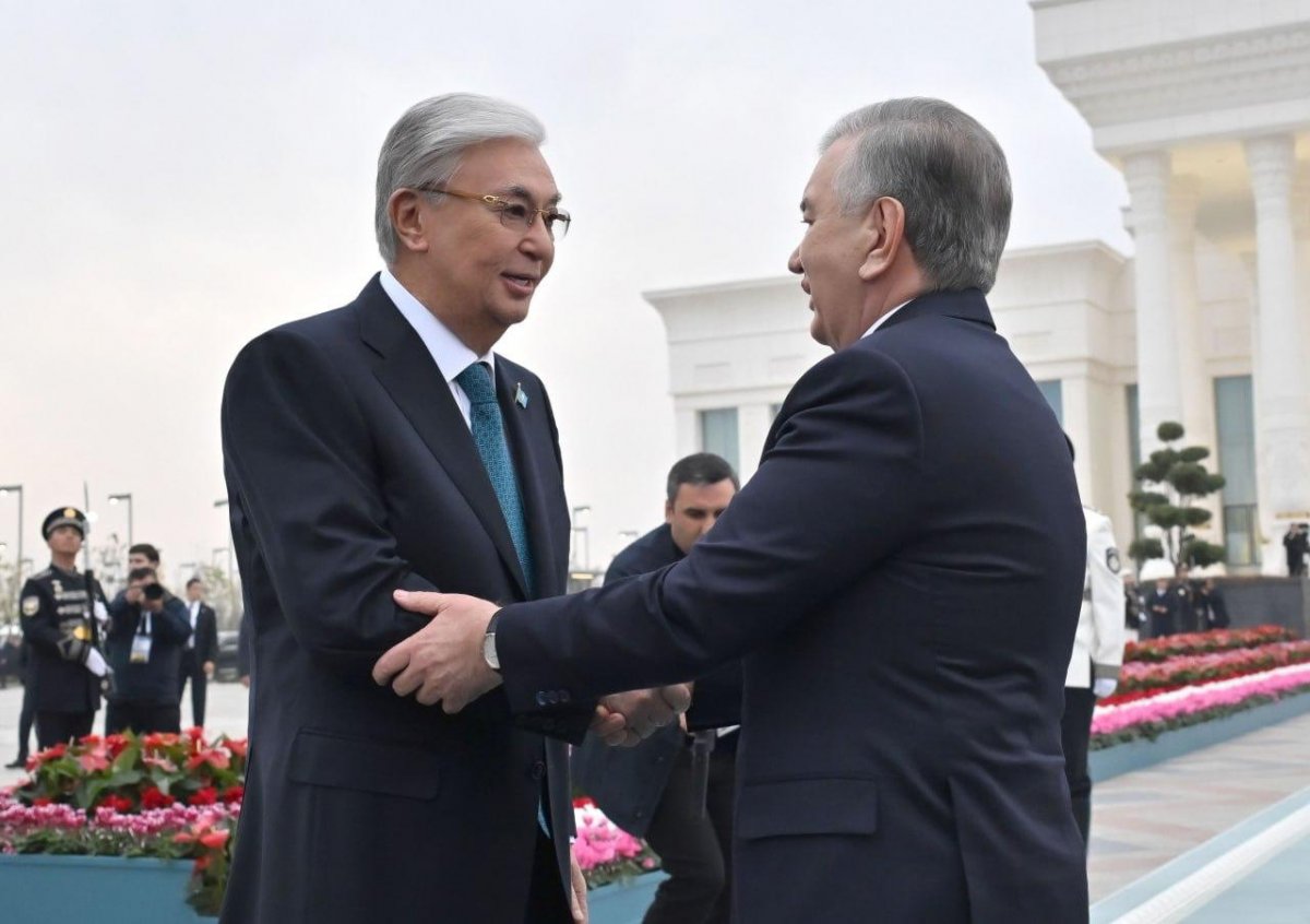 Токаев завершил государственный визит в Узбекистан