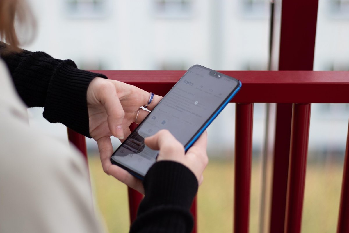 Взлом WhatsApp мужа: костанайка попалась на аферистку